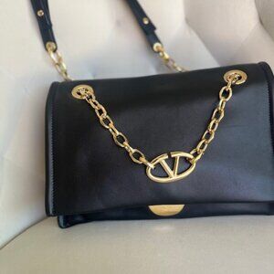NWT Valentino Garavani Signature V Logo Chain Leather Shoulder Bag- Black